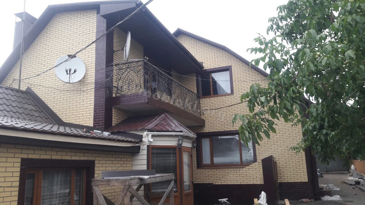 Кировоград. Плитка - Пиаскова (Песочная), Вишня, Глазурь